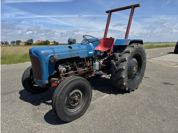 Tractor FORD