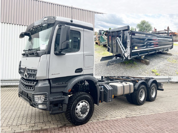 Camión volquete MERCEDES-BENZ Arocs