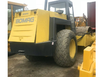 Compactador BOMAG