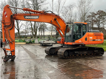 Excavadora de cadenas DOOSAN DX225