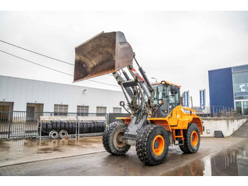 Cargadora de ruedas DOOSAN DL200