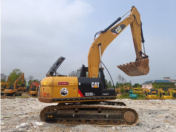 Excavadora de cadenas CATERPILLAR 323D2L