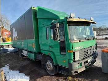 Camión transporte de ganado VOLVO FL