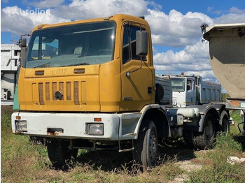 Camión chasis IVECO Astra