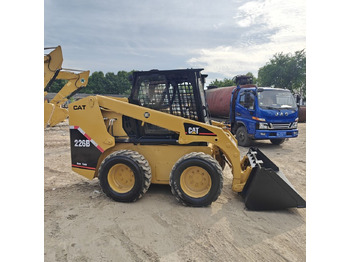 Leasing de Caterpillar 226B Caterpillar 226B: foto 4