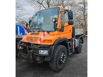 Camión volquete UNIMOG U300