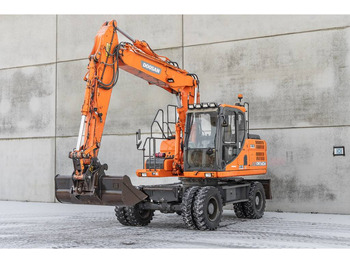 Excavadora de ruedas DOOSAN DX140W-3