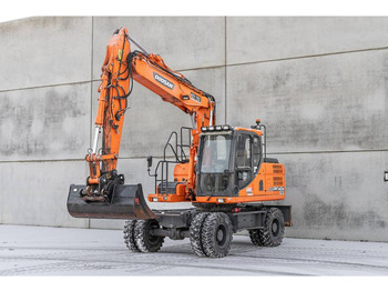 Excavadora de ruedas DOOSAN DX140W-3