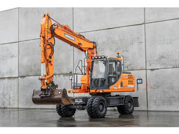 Excavadora de ruedas DOOSAN DX160W-3