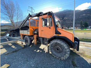 Camión volquete UNIMOG