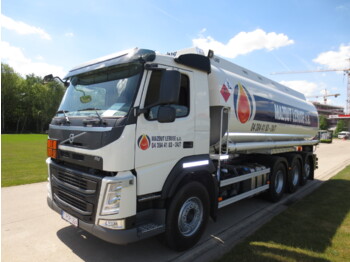 Camión cisterna VOLVO FM