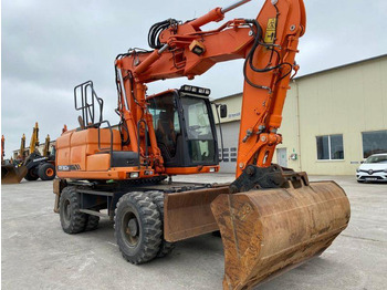 Excavadora de ruedas DOOSAN DX160