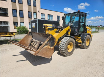 Cargadora de ruedas CATERPILLAR 908M