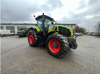 Tractor CLAAS Axion 930