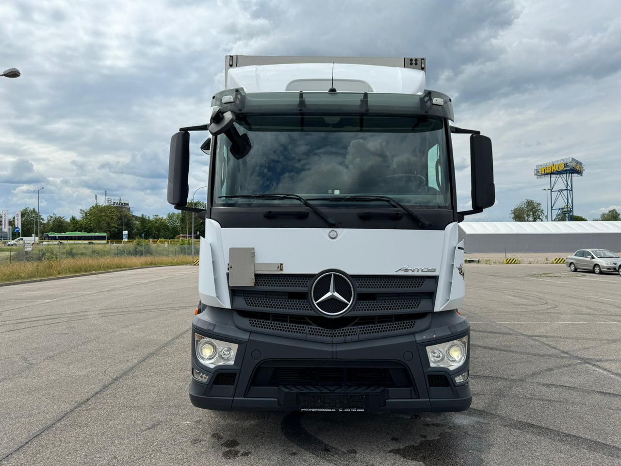 Camión caja cerrada MERCEDES-BENZ ANTOS: foto 7