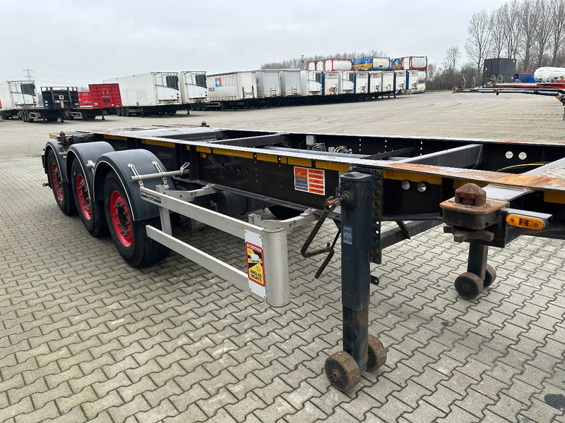 Semirremolque portacontenedore/ Intercambiable Burg 20FT ADR (EX/II, EX/III, FL, AT) Chassis, Empty weight : 3.690kg, SAF INTRADISC, 2x Liftaxle, NL-chassis, APK/ADR: 04-2025: foto 8