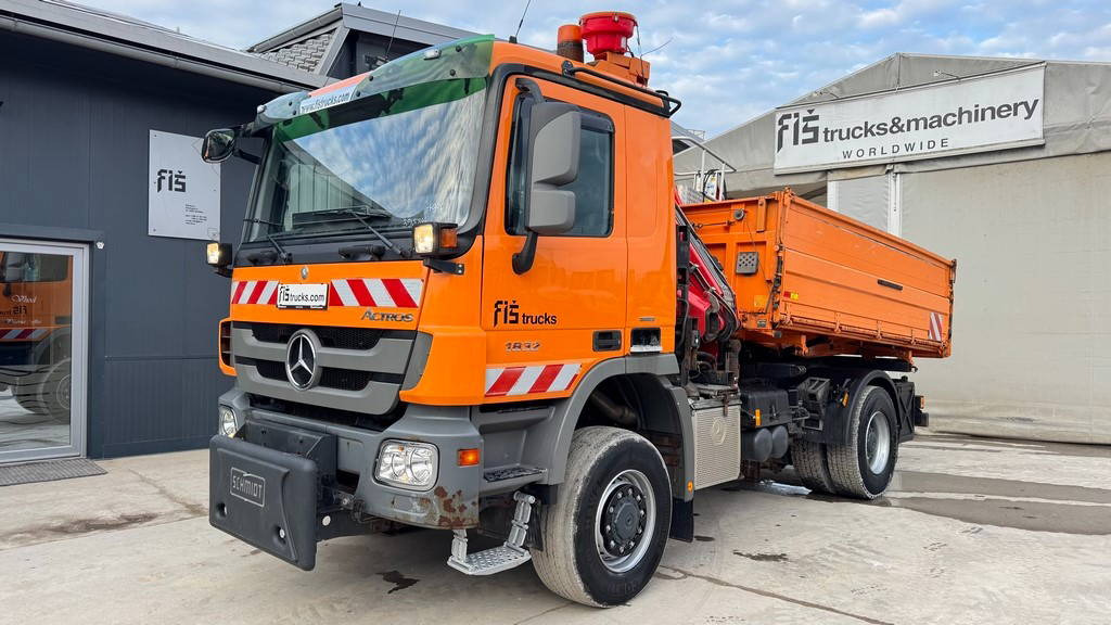 Leasing de Mercedes-Benz Actros 1832 AK tipper 4x4 - crane Fassi 9.2M - remote control  Mercedes-Benz Actros 1832 AK tipper 4x4 - crane Fassi 9.2M - remote control: foto 14