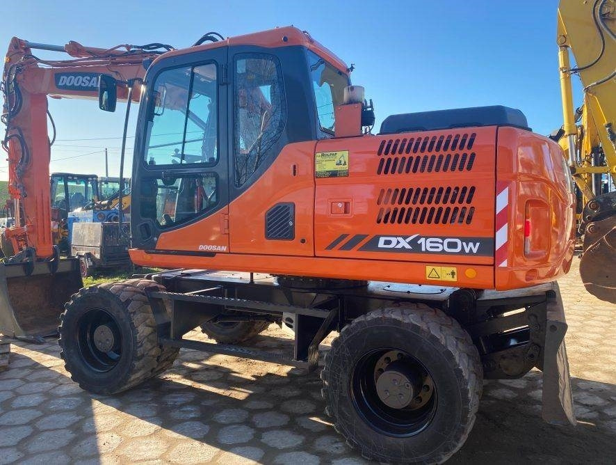 Excavadora de ruedas Doosan DX160W-3: foto 8