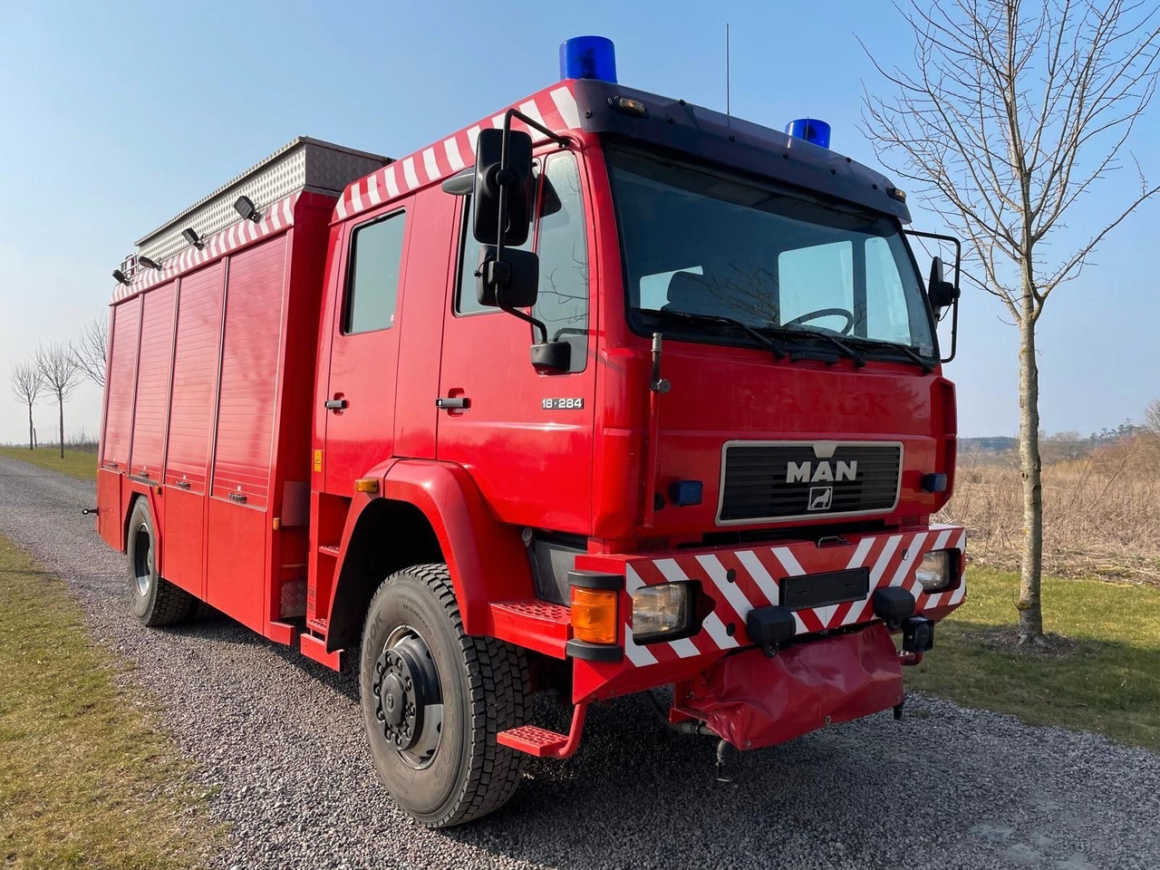 Leasing de  MAN L90 18-284 LAC 4X4 Firetruck *5000 Liter Tank* MAN L90 18-284 LAC 4X4 Firetruck *5000 Liter Tank*: foto 7