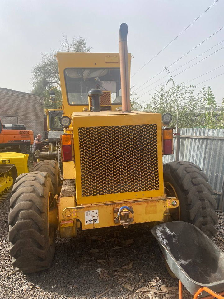 Grader KOMATSU GD661А-1: foto 6