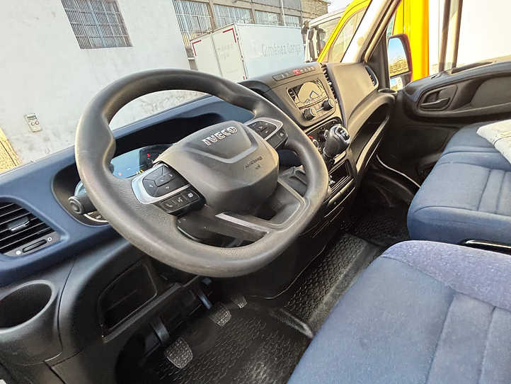 Furgoneta Iveco Daily 35c16: foto 10