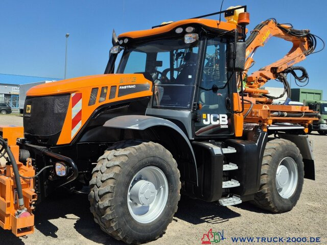 Tractor JCB Fastrac inklusive 4x4 Mulag Front + Heck Mäher: foto 11