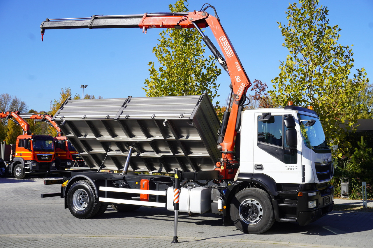 Camión caja abierta, Camión grúa IVECO Stralis 310 E6 / NEW 3-sided tipper / Fassi F135 crane with remote control: foto 18