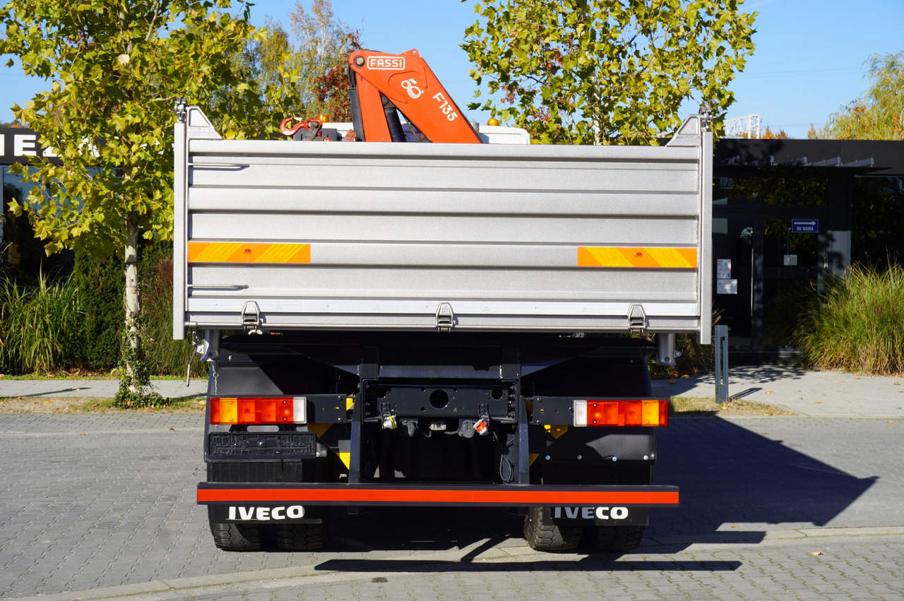 Camión caja abierta, Camión grúa IVECO Stralis 310 E6 / NEW 3-sided tipper / Fassi F135 crane with remote control: foto 25