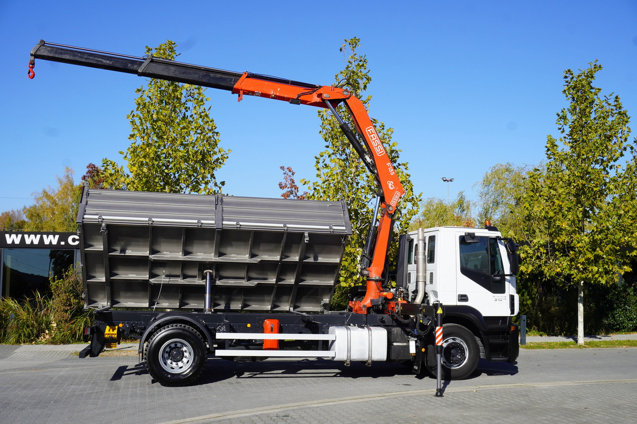 Camión caja abierta, Camión grúa IVECO Stralis 310 E6 / NEW 3-sided tipper / Fassi F135 crane with remote control: foto 9