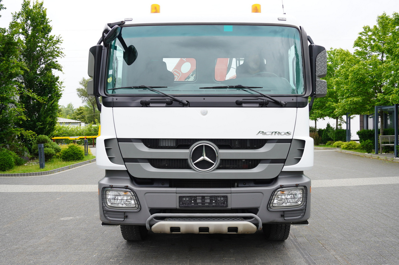 Camión volquete, Camión grúa MERCEDES-BENZ Actros 2641 6×4 E5 / Crane / Dumper / 110000 km!: foto 16