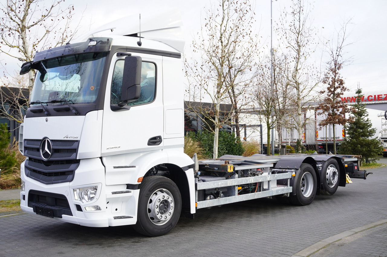 Camión portacontenedore/ Intercambiable MERCEDES-BENZ Antos 2543 / liftable BDF / 5th wheel / 2020 / 430 HP / 160 tho. km: foto 17