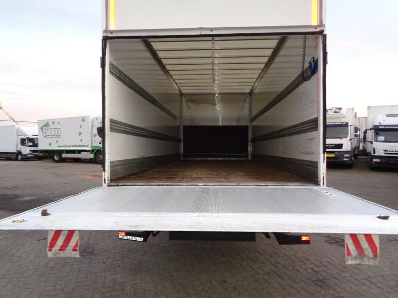 Camión caja cerrada DAF LF 45.220 + Euro 5 + Dhollandia Lift + Manual: foto 11