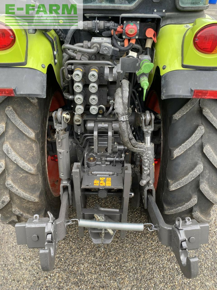 Tractor CLAAS nexos 230 ve cabine 4rm t4i VE: foto 6