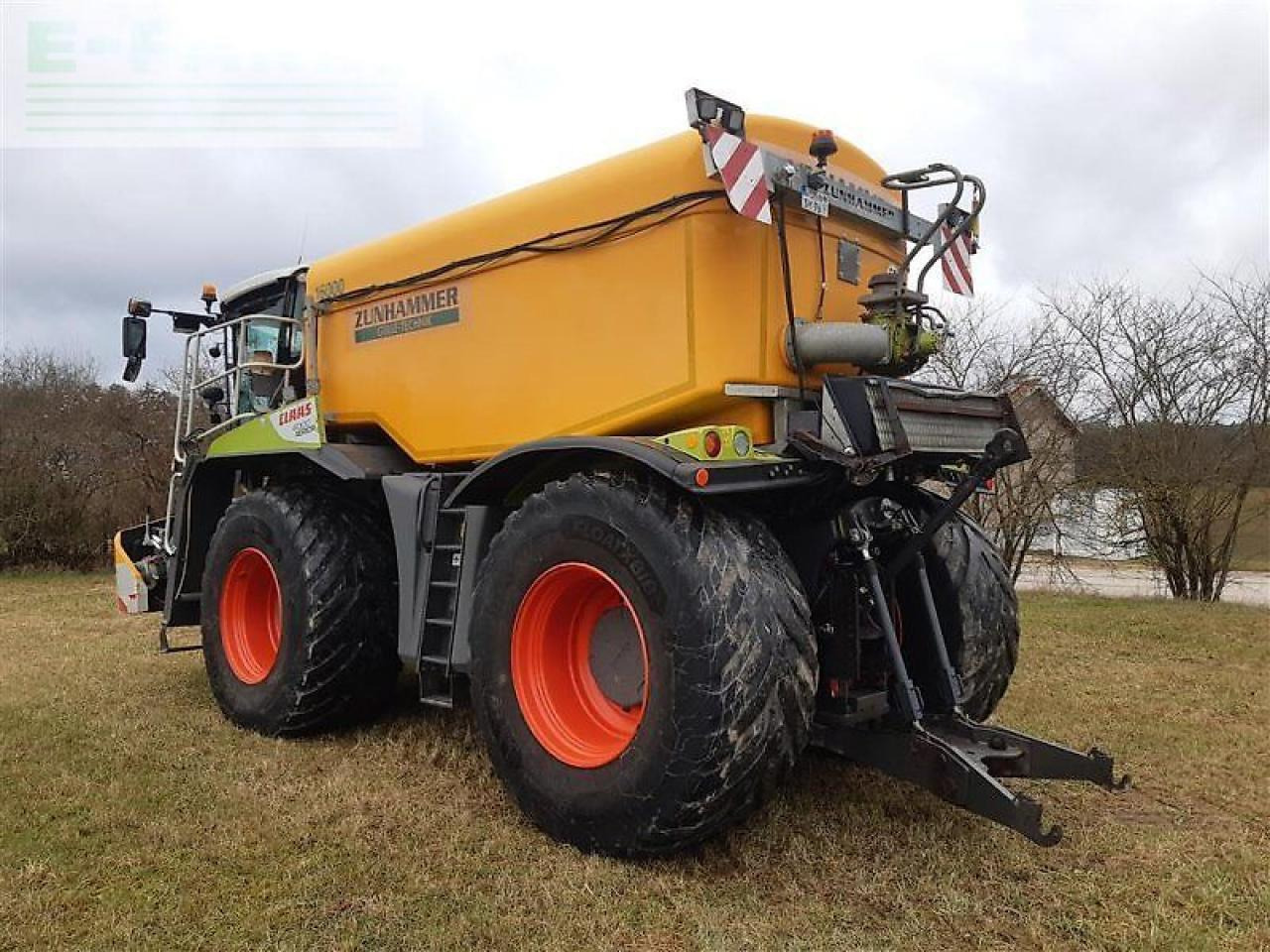 Tractor CLAAS xerion 4000 saddle trac SADDLE TRAC: foto 6