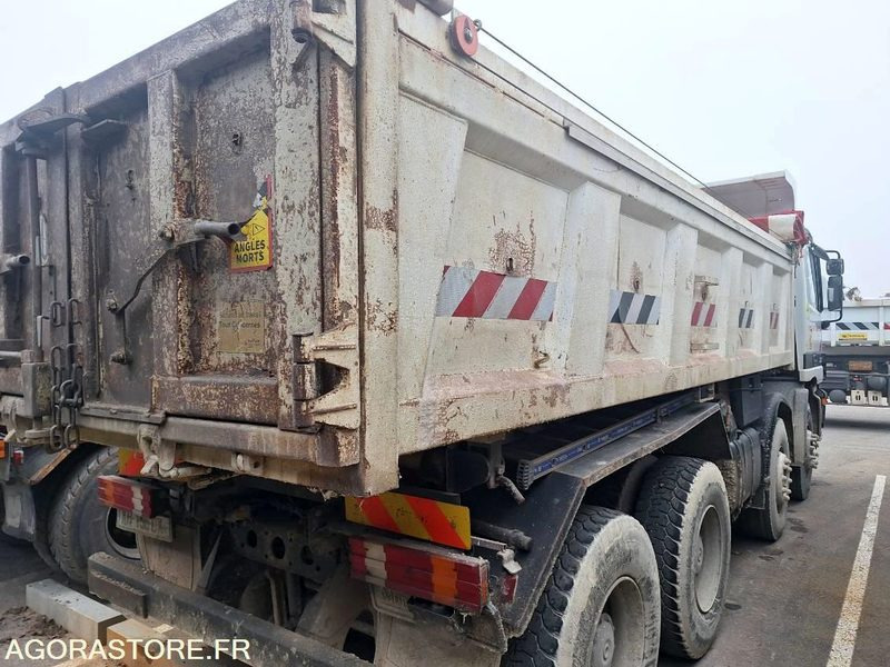 Leasing de  CAMION BENNE 8x4 - MERCEDES - ACTROS 3235 - 2002 / 531520 KM (MA668) CAMION BENNE 8x4 - MERCEDES - ACTROS 3235 - 2002 / 531520 KM (MA668): foto 6