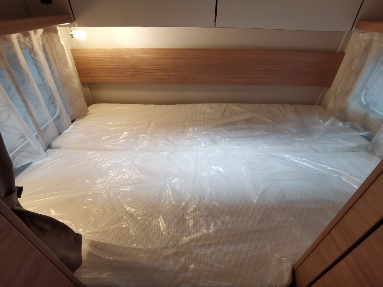 Autocaravana capuchina Weinsberg CARAHOME 650 DG / - MODELL 2025 - / 140 PS: foto 21
