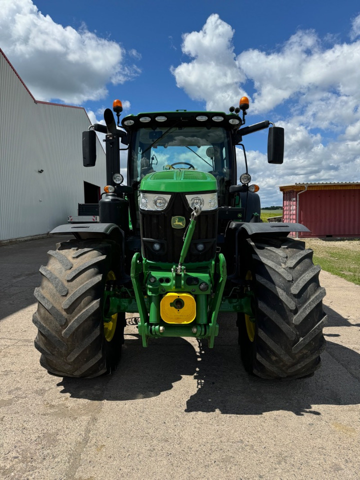 Tractor John Deere 6215 R: foto 8