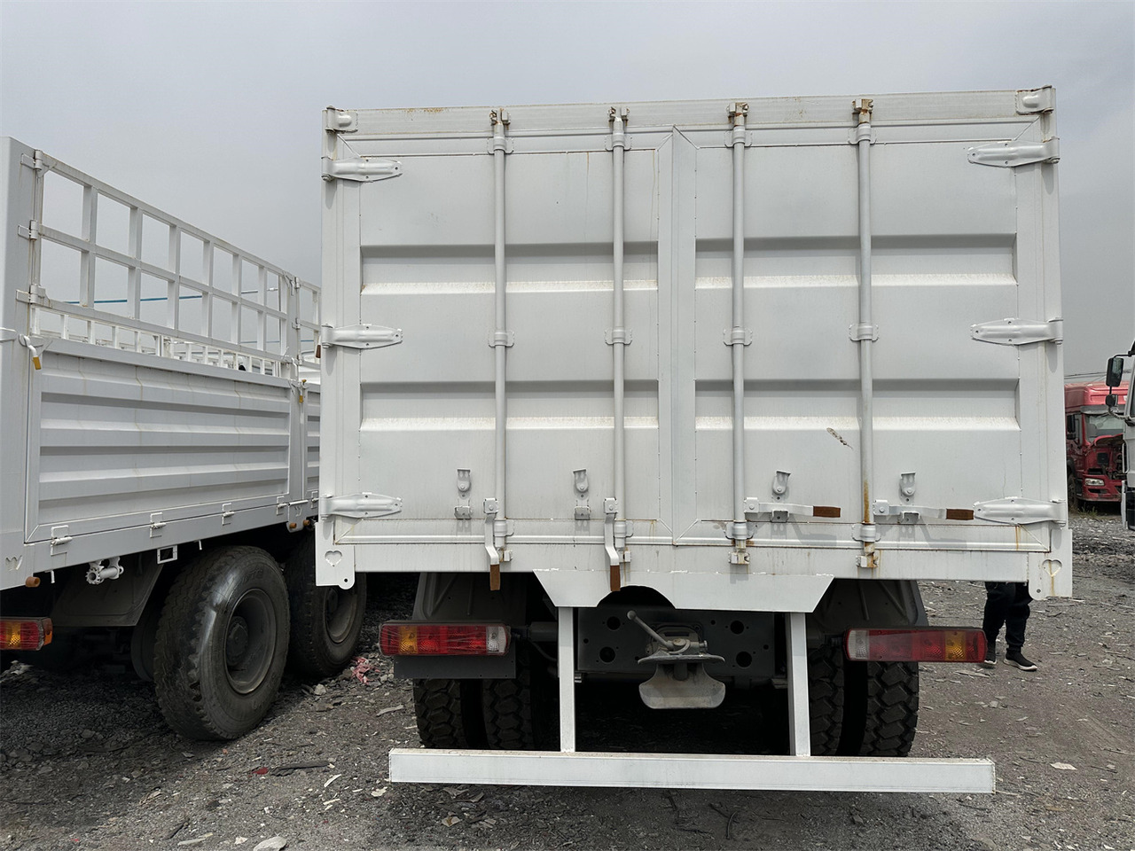 Leasing de SINOTRUK HOWO 371 Cargo Truck SINOTRUK HOWO 371 Cargo Truck: foto 8