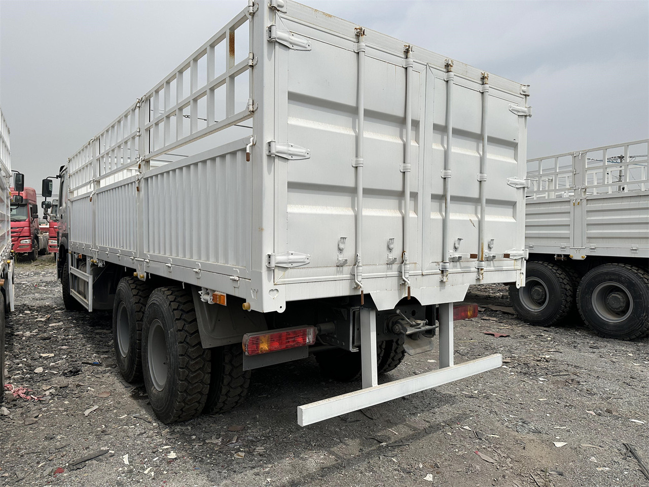 Leasing de SINOTRUK HOWO 371 Cargo Truck SINOTRUK HOWO 371 Cargo Truck: foto 9