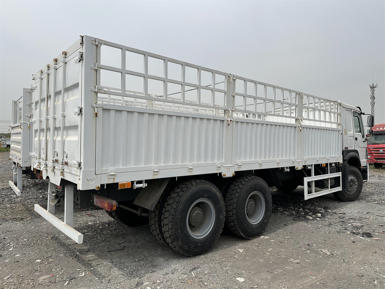 Leasing de SINOTRUK HOWO 371 Cargo Truck SINOTRUK HOWO 371 Cargo Truck: foto 7