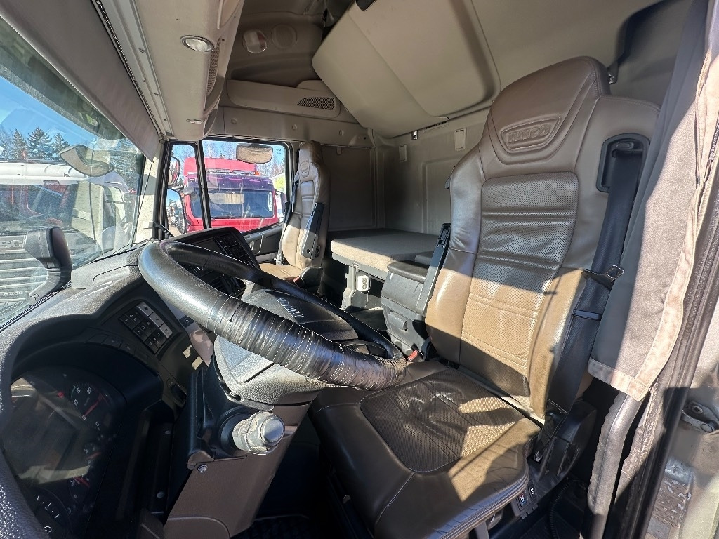 Cabeza tractora Iveco Stralis AS440S560 6x2: foto 11